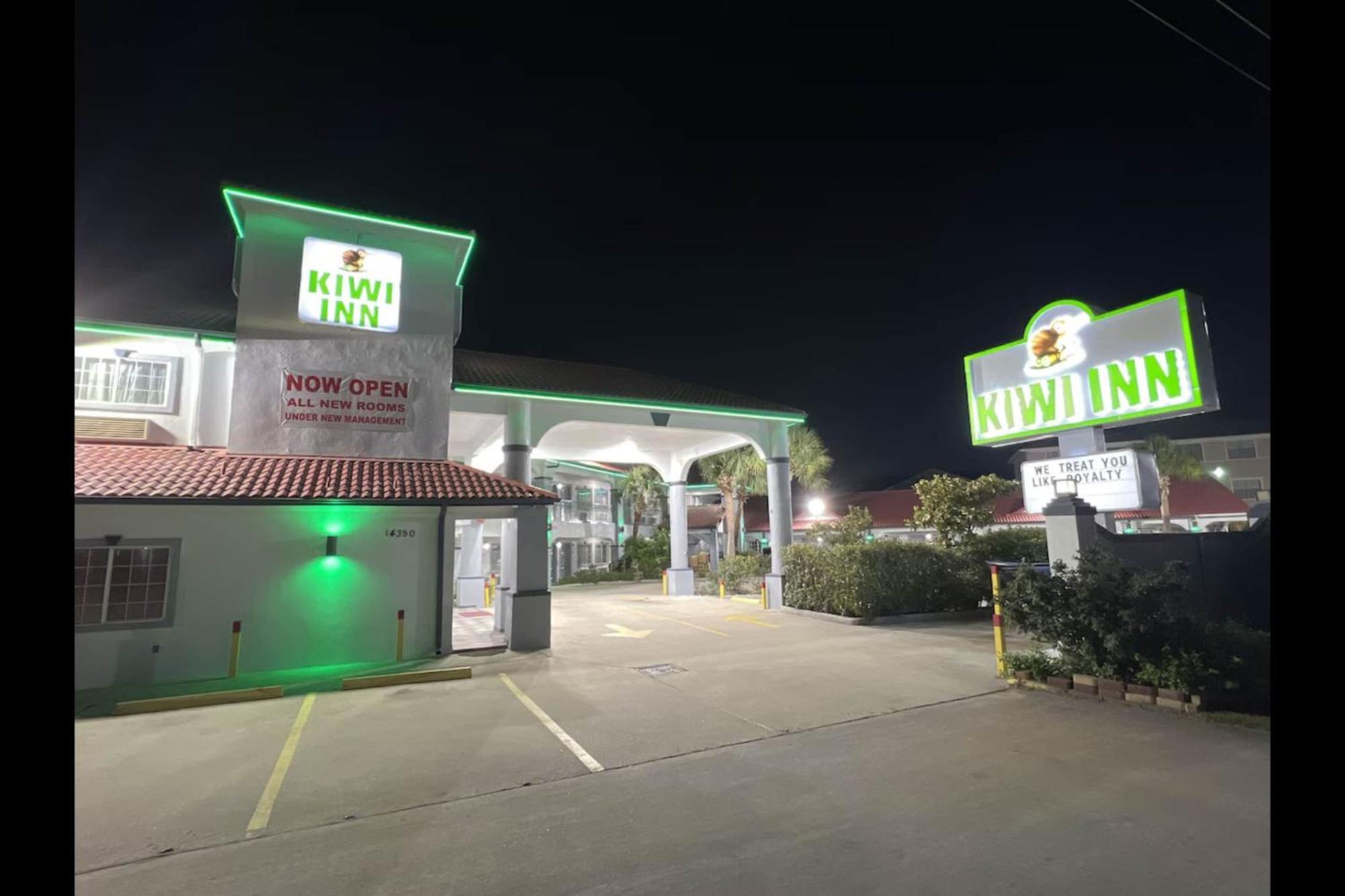 Kiwi Inn Willowbrook Hwy249 Louetta Екстериор снимка