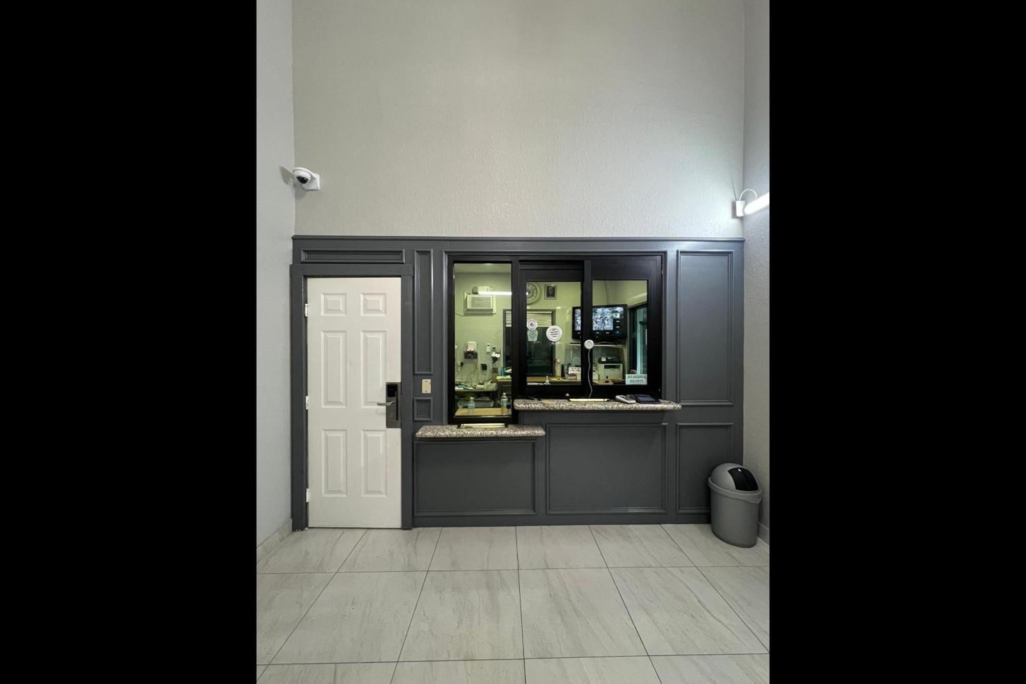 Kiwi Inn Willowbrook Hwy249 Хюстън Екстериор снимка